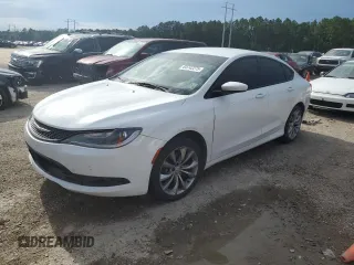 2015 Chrysler 200 S with VIN 1C3CCCBB5FN732533, listed as a Copart auction lot 64742275 with 227,374 mi miles and Clean title. Bid and sale history available at DreamBid. Image 1.