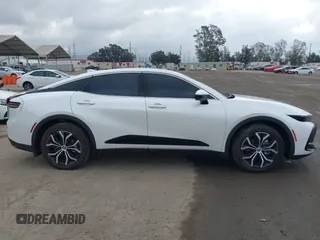 2023 Toyota Crown XLE z VIN JTDAAAAF5P3003219, wystawiony jako IAAI lot #42109726 z przebiegiem 6 176 mil mil oraz . Historia ofert i sprzedaży dostępna na DreamBid. Obrazek 13.