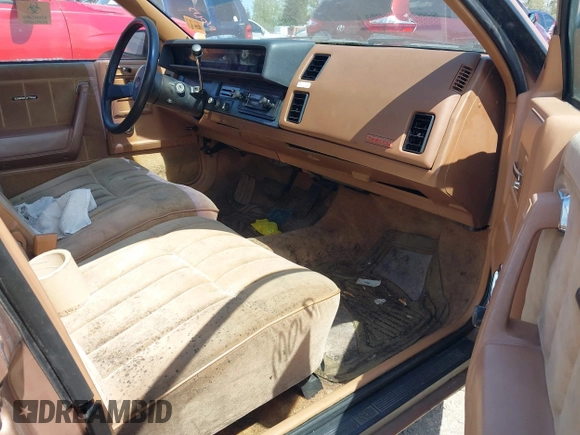 1988 Chevrolet Celebrity z VIN 1G1AW81W0J6173951, wystawiony jako IAAI lot #42173499 z przebiegiem 93 453 mil mil oraz . Historia ofert i sprzedaży dostępna na DreamBid. Obrazek 5.