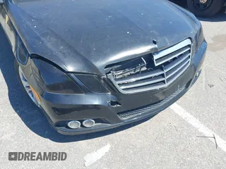 2010 Mercedes-Benz E-Class E 550 Luxury with VIN WDDHF9AB0AA136555, listed as a IAAI auction lot 42069576 with 129,775 mi miles. Bid and sale history available at carsss.com. Image 6.