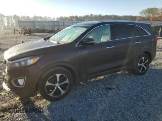2017 Kia Sorento EX with VIN 5XYPHDA11HG216127, listed as a Copart auction lot 82587064 with 115,789 mi miles and Salvage Title. Bid and sale history available at carsss.com. Image 1.
