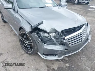2012 Mercedes-Benz E 350 Luxury z VIN WDDHF8JB5CA601960, wystawiony jako IAAI lot #42274484 z przebiegiem 223 569 mil mil oraz . Historia ofert i sprzedaży dostępna na DreamBid. Obrazek 6.