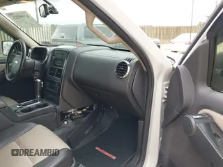 2008 Ford Explorer Sport Trac Limited z VIN 1FMEU53E18UA41560, wystawiony jako IAAI lot #42005271 z przebiegiem 98 970 mil mil oraz . Historia ofert i sprzedaży dostępna na DreamBid. Obrazek 5.