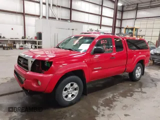 2006 Toyota Tacoma with VIN 5TEUU42N56Z312457, listed as a IAAI auction lot 41413847 with 82,944 mi miles. Bid and sale history available at carsss.com. Image 2.