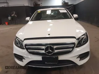 2019 Mercedes-Benz E 300 z VIN WDDZF4KB0KA595852, wystawiony jako IAAI lot #42060124 z przebiegiem 106 084 mil mil oraz . Historia ofert i sprzedaży dostępna na DreamBid. Obrazek 12.