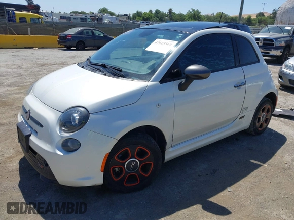 2015 FIAT 500e с VIN 3C3CFFGE9FT507138, выставлен на аукционе IAAI как лот 42625560 с пробегом 45 930 миль миль и . История ставок и продаж доступна на DreamBid. Изображение 2.
