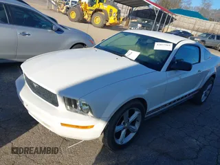 2005 Ford Mustang Deluxe with VIN 1ZVFT80N955183109, listed as a IAAI auction lot 41827964 with 151,774 mi miles. Bid and sale history available at carsss.com. Image 2.