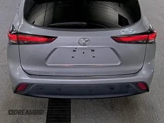 2021 Toyota Highlander XLE with VIN 5TDHZRBH0MS558143, listed as a IAAI auction lot 42859323 with 41,722 mi miles and . Bid and sale history available at DreamBid. Image 25.