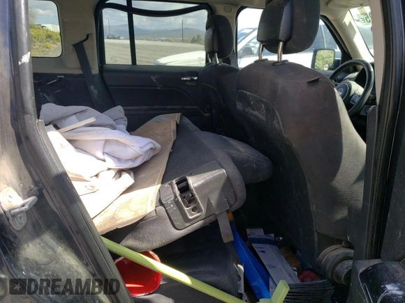 2014 Jeep Patriot Sport z VIN 1C4NJPBB3ED793868, wystawiony jako Copart lot #55330705 z przebiegiem Nie podano mil oraz Szkoda całkowita • Salvage title. Historia ofert i sprzedaży dostępna na DreamBid. Obrazek 11.