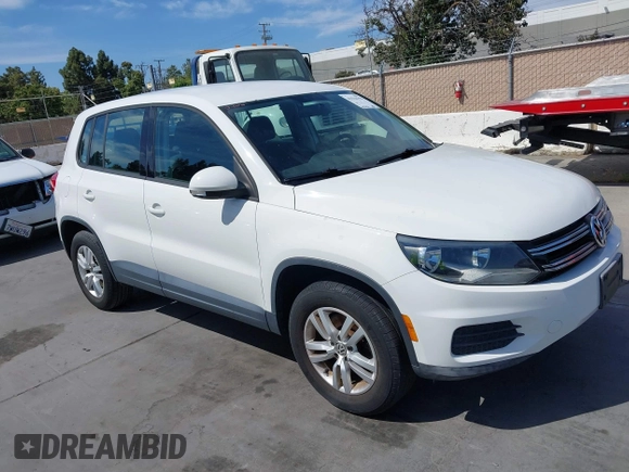2012 Volkswagen Tiguan SE z VIN WVGAV7AX2CW522958, wystawiony jako IAAI lot #42516794 z przebiegiem 107 144 mil mil oraz . Historia ofert i sprzedaży dostępna na DreamBid. Obrazek 1.