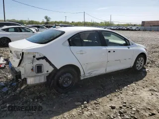 2021 Toyota Corolla LE with VIN JTDEPMAE5MJ132786, listed as a Copart auction lot 54755225 with 44,684 mi miles and Salvage Title. Bid and sale history available at DreamBid. Image 3.