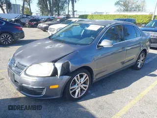 2005 Volkswagen Jetta 2.5L с VIN 3VWRG71K75M639246, выставлен на аукционе IAAI как лот 41937562 с пробегом 139 321 миль миль и . История ставок и продаж доступна на DreamBid. Изображение 17.