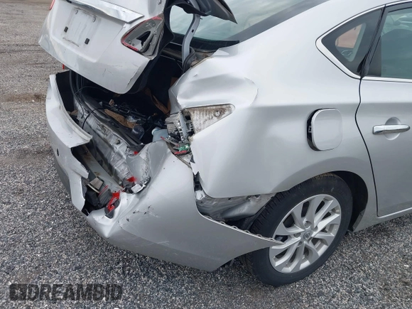 2018 Nissan Sentra SV with VIN 3N1AB7AP2JL624330, listed as a IAAI auction lot 41908887 with 79,473 mi miles. Bid and sale history available at carsss.com. Image 6.