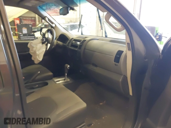 2013 Nissan Xterra S z VIN 5N1AN0NUXDN821211, wystawiony jako IAAI lot #41238046 z przebiegiem 131 649 mil mil oraz . Historia ofert i sprzedaży dostępna na DreamBid. Obrazek 5.