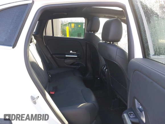 2023 Mercedes-Benz GLA 250 z VIN W1N4N4GB0PJ448110, wystawiony jako IAAI lot #41441057 z przebiegiem 24 693 mil mil oraz . Historia ofert i sprzedaży dostępna na DreamBid. Obrazek 8.