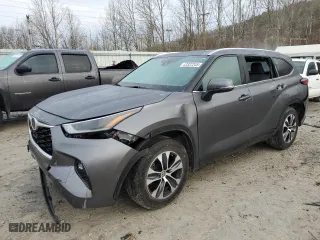 2021 Toyota Highlander XLE with VIN 5TDGZRAH1MS041527, listed as a Copart auction lot 43322245 with 76,996 mi miles and Salvage Title. Bid and sale history available at carsss.com. Image 1.
