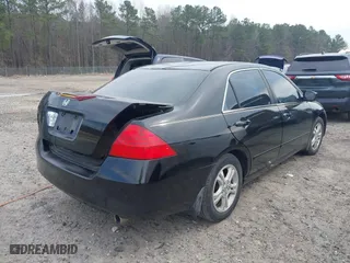 2006 Honda Accord Sdn LX SE with VIN 1HGCM56386A073833, listed as a IAAI auction lot 41790693 with 276,812 mi miles. Bid and sale history available at carsss.com. Image 4.