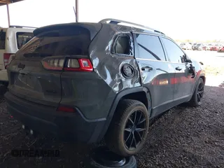 2020 Jeep Cherokee Latitude Plus with VIN 1C4PJLLB1LD561220, listed as a IAAI auction lot 40784775 with 0 mi miles. Bid and sale history available at carsss.com. Image 4.