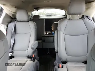 2021 Toyota Sienna XLE z VIN 5TDJSKFC0MS033577, wystawiony jako Copart lot #57146505 z przebiegiem 60 397 mil mil oraz Szkoda całkowita • Salvage title. Historia ofert i sprzedaży dostępna na DreamBid. Obrazek 10.