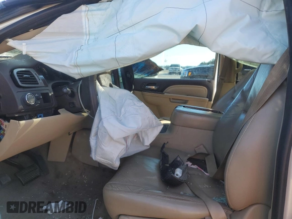 2011 GMC Yukon Denali with VIN 1GKS1EEF5BR176075, listed as a Copart auction lot 43943175 with 164,405 mi miles and Salvage Title. Bid and sale history available at carsss.com. Image 7.