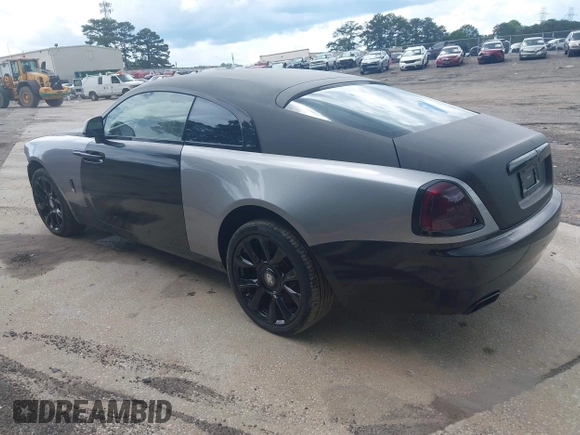 2017 Rolls-Royce Wraith z VIN SCA665C52HUX86814, wystawiony jako IAAI lot #41588718 z przebiegiem 11 277 mil mil oraz . Historia ofert i sprzedaży dostępna na DreamBid. Obrazek 3.