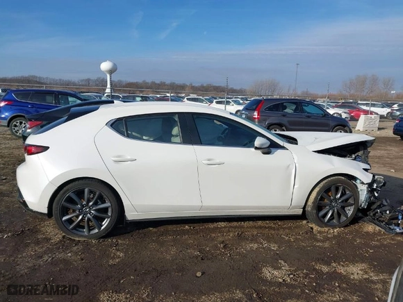 2019 Mazda Mazda3 Hatchback with VIN JM1BPALM0K1110505, listed as a IAAI auction lot 41152617 with 1 mi miles. Bid and sale history available at carsss.com. Image 13.