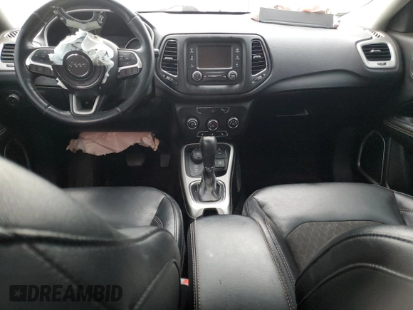 2018 Jeep Compass Latitude z VIN 3C4NJDBBXJT185462, wystawiony jako Copart lot #85528414 z przebiegiem 134 989 mil mil oraz Szkody całkowita. Historia ofert i sprzedaży dostępna na DreamBid. Obrazek 8.