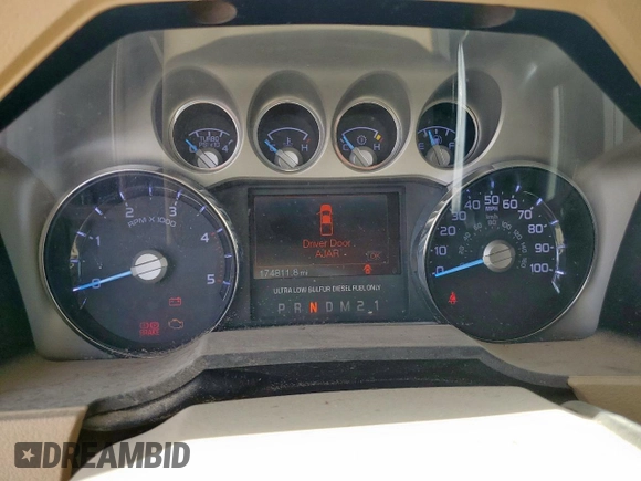 2015 Ford F-250 Lariat z VIN 1FT7W2BT5FED51952, wystawiony jako Copart lot #57121025 z przebiegiem 174 811 mil mil oraz Szkoda całkowita • Salvage title. Historia ofert i sprzedaży dostępna na DreamBid. Obrazek 9.