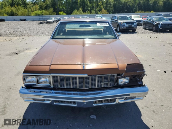 1979 Chevrolet Impala z VIN 1N69G9S303908, wystawiony jako Copart lot #70999004 z przebiegiem 47 489 mil mil oraz Szkoda całkowita • Salvage title. Historia ofert i sprzedaży dostępna na DreamBid. Obrazek 5.