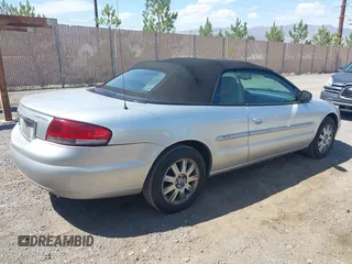 2005 Chrysler Sebring Limited z VIN 1C3EL65R35N516763, wystawiony jako IAAI lot #42478177 z przebiegiem 145 053 mil mil oraz . Historia ofert i sprzedaży dostępna na DreamBid. Obrazek 4.