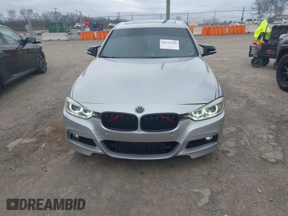 2013 BMW 3 Series 335i с VIN WBA3A9C50DF476559, выставлен на аукционе IAAI как лот 41723123 с пробегом 121 585 миль миль и . История ставок и продаж доступна на DreamBid. Изображение 12.