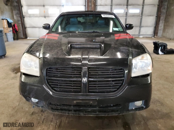 2005 Dodge Magnum RT with VIN 2D8GV58205H610925, listed as a Copart auction lot 48302054 with 189,680 mi miles and Non Repairable. Bid and sale history available at carsss.com. Image 5.