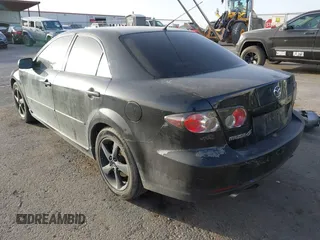 2008 Mazda 6 i Sport VE with VIN 1YVHP80C585M10017, listed as a IAAI auction lot 41553863 with 186,768 mi miles. Bid and sale history available at carsss.com. Image 3.