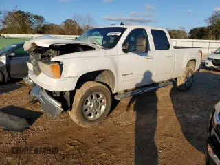 2013 GMC Sierra 2500HD SLT z VIN 1GT121C89DF203266, wystawiony jako Copart lot #88519905 z przebiegiem 278 120 mil mil oraz Szkoda całkowita • Salvage title. Historia ofert i sprzedaży dostępna na DreamBid. Obrazek 1.
