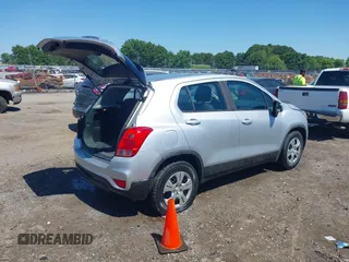 2017 Chevrolet Trax LS with VIN 3GNCJKSB3HL214328, listed as a IAAI auction lot 39628056 with 179,087 mi miles. Bid and sale history available at carsss.com. Image 4.