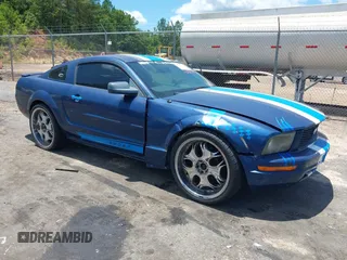 2007 Ford Mustang Deluxe with VIN 1ZVFT80NX75294352, listed as a IAAI auction lot 42750423 with 208,131 mi miles and . Bid and sale history available at DreamBid. Image 1.