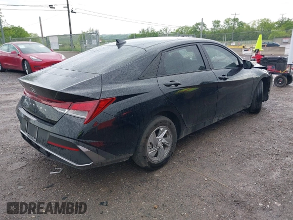 2024 Hyundai Elantra SE с VIN KMHLL4DG3RU829049, выставлен на аукционе IAAI как лот 42102549 с пробегом 12 021 миль миль и . История ставок и продаж доступна на DreamBid. Изображение 4.