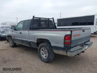1998 Dodge Ram 1500 with VIN 1B7HC13Z9WJ162190, listed as a IAAI auction lot 39350526 with 1 mi miles. Bid and sale history available at carsss.com. Image 3.