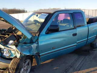 1996 Dodge Ram 1500 with VIN 3B7HC13Y6TG175533, listed as a IAAI auction lot 41424400 with 308,794 mi miles. Bid and sale history available at carsss.com. Image 11.