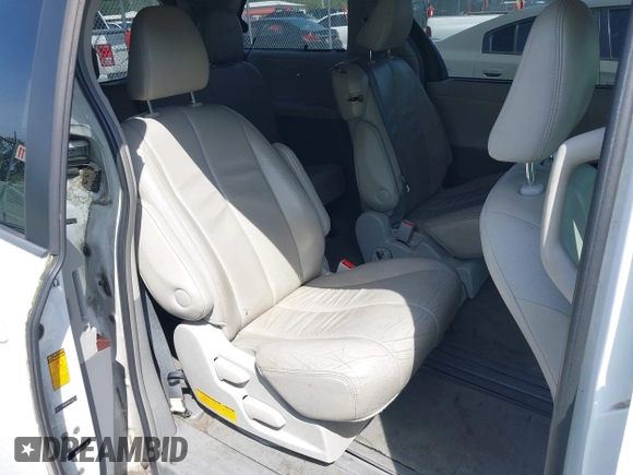 2013 Toyota Sienna XLE AAS with VIN 5TDYK3DC9DS292737, listed as a IAAI auction lot 42160582 with 200,321 mi miles and . Bid and sale history available at DreamBid. Image 8.