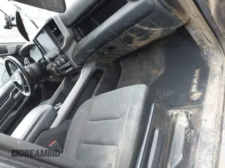 2022 Ram 1500 Big Horn z VIN 1C6SRFBT1NN282837, wystawiony jako IAAI lot #41492037 z przebiegiem 75 034 mil mil oraz . Historia ofert i sprzedaży dostępna na DreamBid. Obrazek 5.