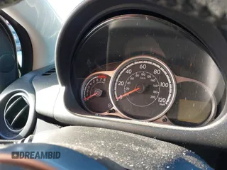 2013 Mazda 2 Touring z VIN JM1DE1LYXD0153291, wystawiony jako IAAI lot #41671574 z przebiegiem Nie podano mil oraz . Historia ofert i sprzedaży dostępna na DreamBid. Obrazek 7.