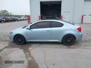 2006 Scion tC z VIN JTKDE167X60130009, wystawiony jako IAAI lot #42174502 z przebiegiem 151 801 mil mil oraz . Historia ofert i sprzedaży dostępna na DreamBid. Obrazek 14.