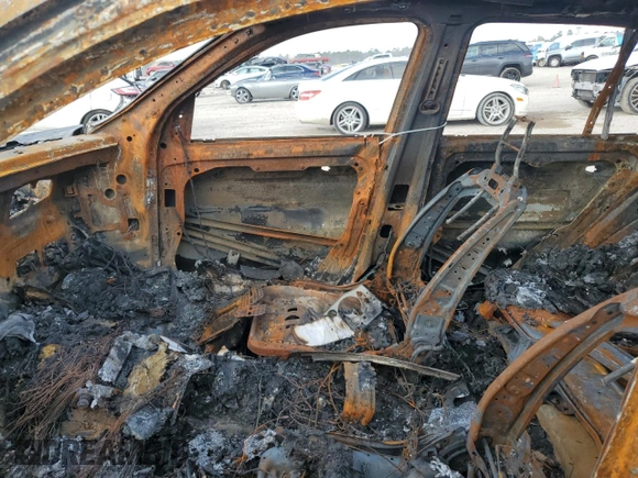 2015 Mercedes-Benz M ML 350 with VIN 4JGDA5JB5FA541989, listed as a Copart auction lot 44072625 with Not Provided miles and Non Repairable. Bid and sale history available at carsss.com. Image 7.