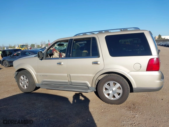 2004 Lincoln Navigator Luxury with VIN 5LMFU27R14LJ42966, listed as a IAAI auction lot 41614278 with 203,785 mi miles. Bid and sale history available at carsss.com. Image 15.