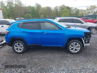 2024 Jeep Compass Latitude with VIN 3C4NJDBN9RT132368, listed as a IAAI auction lot 42149252 with 22,562 mi miles and . Bid and sale history available at DreamBid. Image 14.