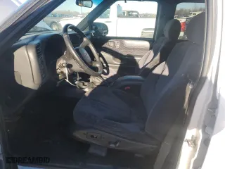 2000 GMC Envoy with VIN 1GKDT13W4Y2348984, listed as a Copart auction lot 89062865 with 159,592 mi miles and Salvage Title. Bid and sale history available at carsss.com. Image 7.