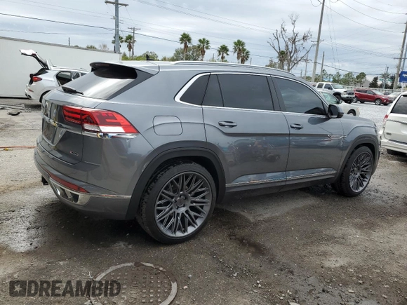 2020 Volkswagen Atlas SEL R-Line with VIN 1V2RE2CA6LC218759, listed as a Copart auction lot 88995435 with 61,609 mi miles and Salvage title. Bid and sale history available at DreamBid. Image 3.