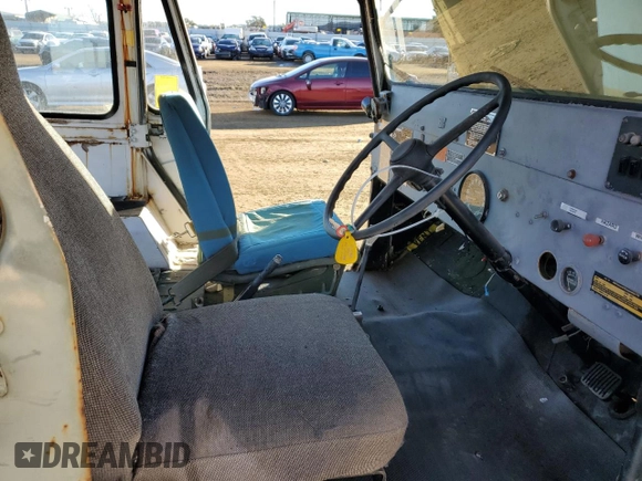 1975 Jeep CJ z VIN DJ5D6103875, wystawiony jako Copart lot #87529415 z przebiegiem 98 767 mil mil oraz Czysty tytuł • Clean title. Historia ofert i sprzedaży dostępna na DreamBid. Obrazek 7.