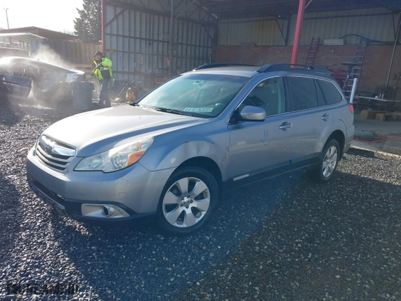 2011 Subaru Outback 2.5i Prem AWP with VIN 4S4BRBCC4B3310889, listed as a IAAI auction lot 41832441 with 209,667 mi miles. Bid and sale history available at carsss.com. Image 17.
